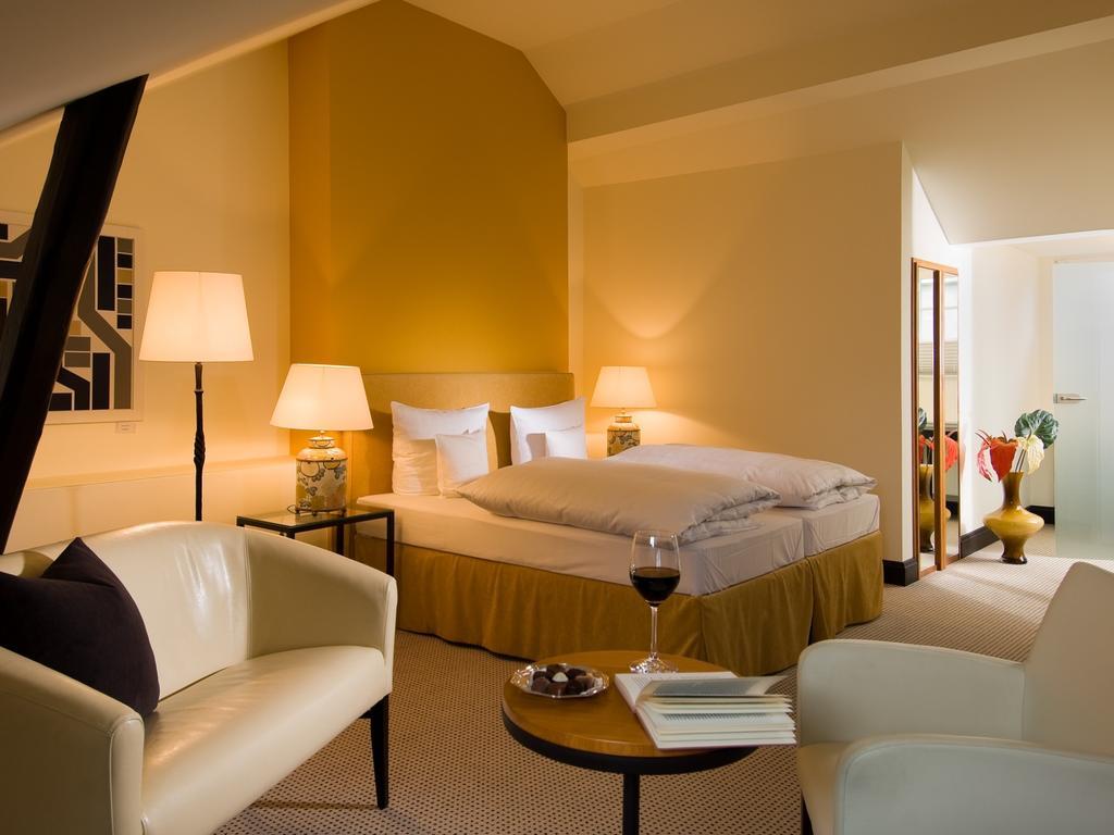Romantik Jugendstilhotel Bellevue Трабен-Трарбах Стая снимка