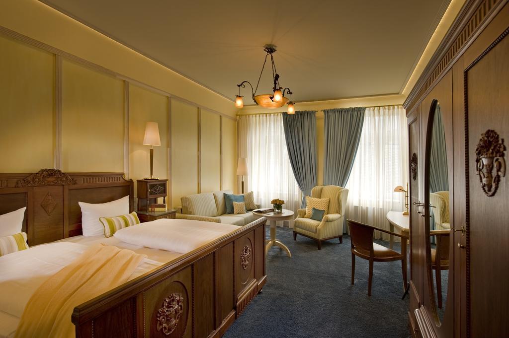 Romantik Jugendstilhotel Bellevue Трабен-Трарбах Екстериор снимка